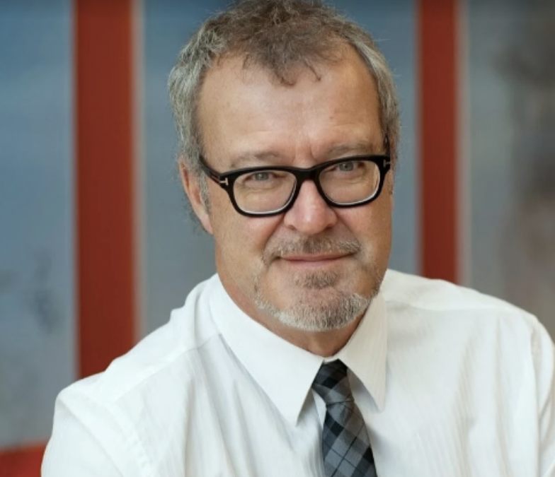 270 – Developing Online Courses with Simon Bartold