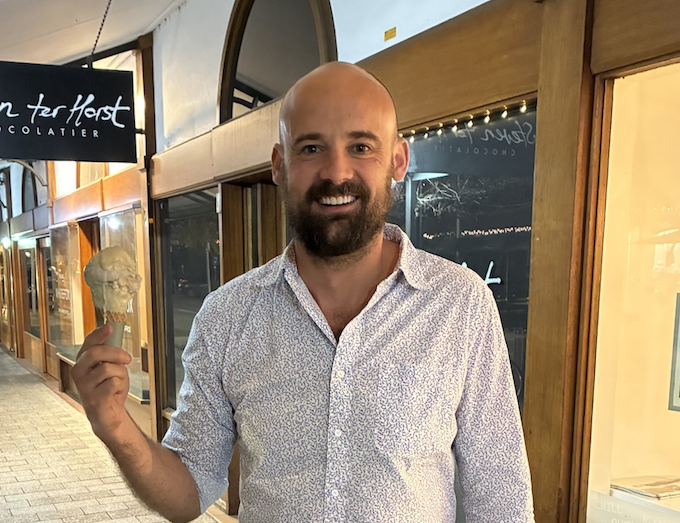 432 – How to Buy, Build and Sell Your Healthcare Practice with Dr Michael Filosi
